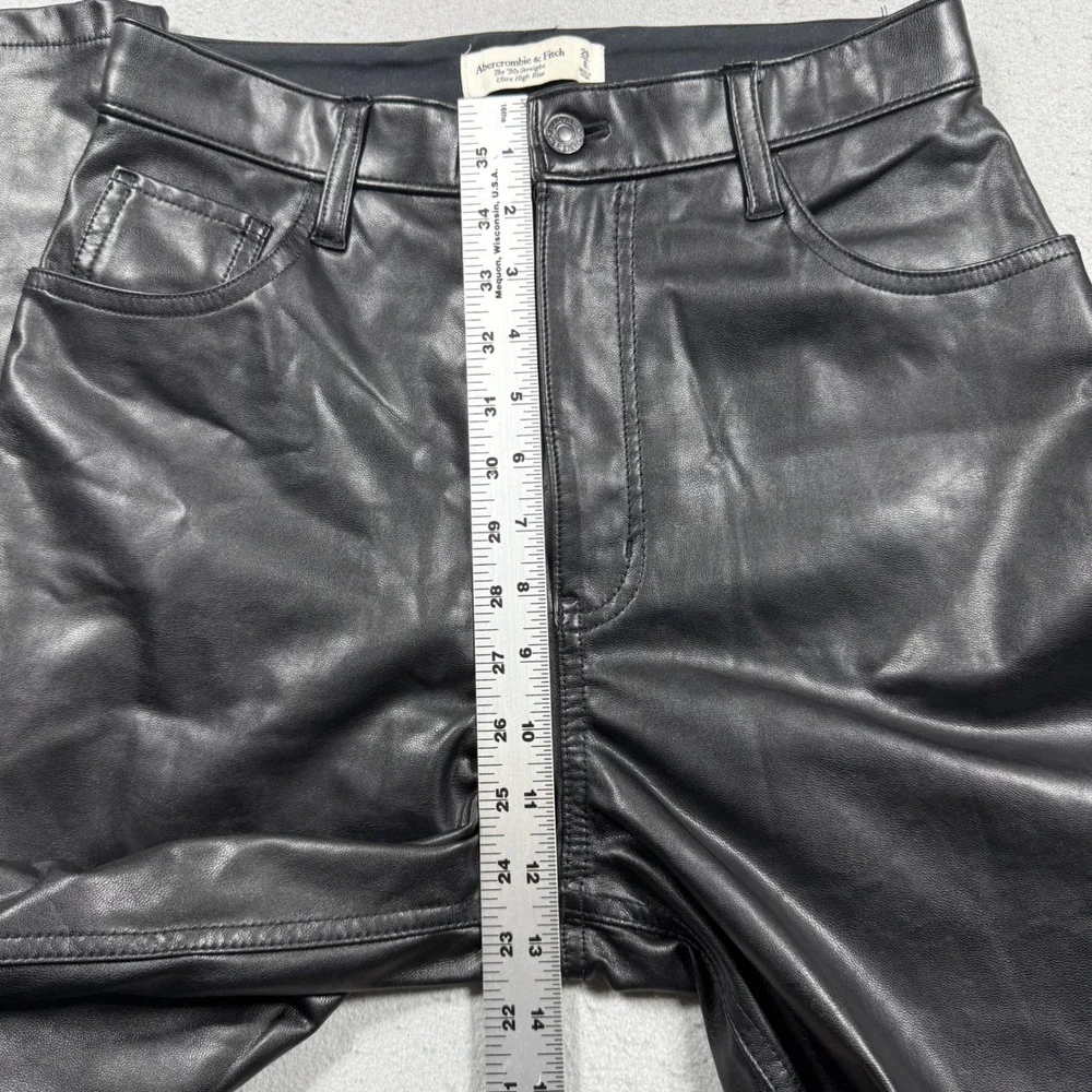 Abercrombie & Fitch Curve Love The 90s Straight Ultra High Rise Faux Leather 29L